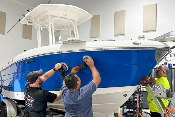 boat-detailing-and-polishing-service-restoring-shine-for-boats-in-cape-coral
